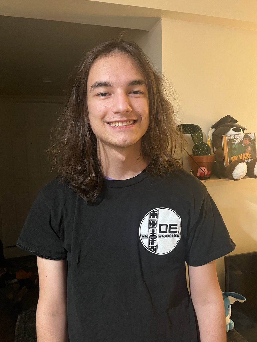 We're selling a limited supply of DE shirts at the Arcadian this Saturday. I really want them to sell out so that everyone who wants one, gets one.

They're only $15 -- buy one at the event or DM me to preorder :)