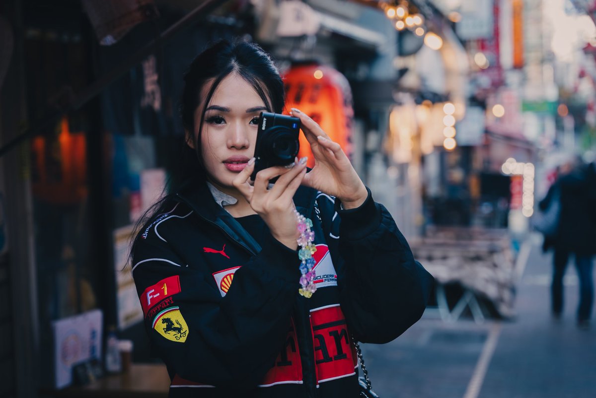 Tokyo shinjuku

#Japanshinjuku #portrait 
#tokyocameraclub #discovertokyo #urban_shots_asia #streetphotography #photocinematica #hellofrom #streetgrammers #citygrammers
#moments_in_streetlife #creative_ace
#photographylover #sublimestreet #madewithlightroom #rsa_streetview