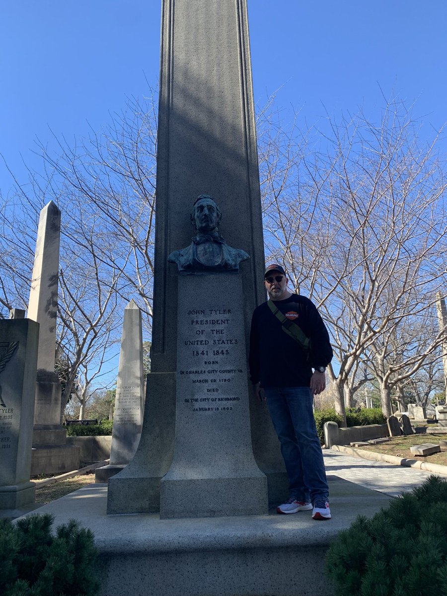 DanoJohnS_79's tweet photo. @PrezWisdom Very cool cemetery.  #hollywoodcemetery #Richmond https://t.co/QrI3kzczTs