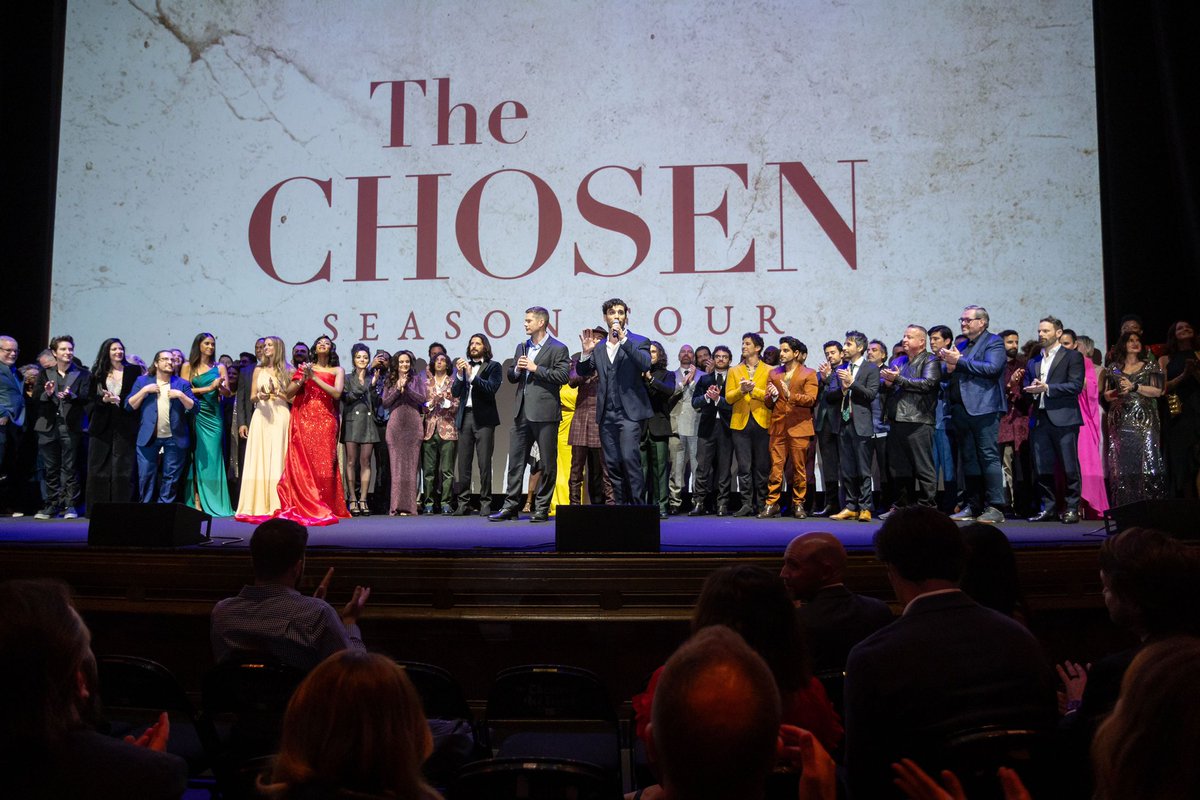 JonathanRoumie's tweet photo. Epic Season 4 Premiere of @thechosentv last night. 
I’m telling y’all…stock up on Kleenex NOW. Such a beautiful family to be on this journey with! 🙏🏽♥️💪🏽💥
Season 4 hits Theaters FEB. 1st!! 
Tix on sale now:
https://t.co/UGPjJMIZqQ https://t.co/asf7PqRYvg
