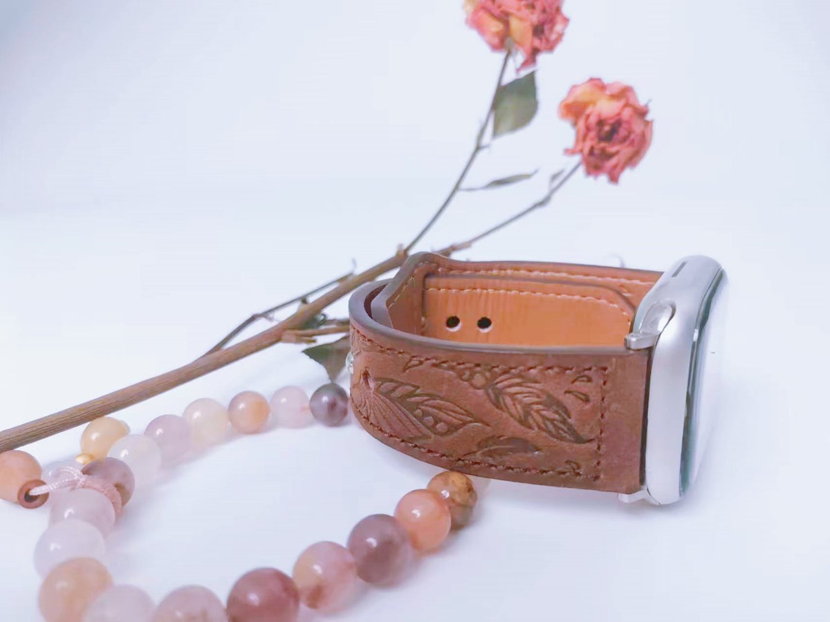 NPETStore's tweet photo. NPET  Western Engraved Feather Leather Watch Band for Apple Watch boasts a captivating design that seamlessly blends traditional Western aesthetics with contemporary style.  #AppleWatch  #watchband #watches  #WATCH  #wristwatch https://t.co/vLp8P7iW8o