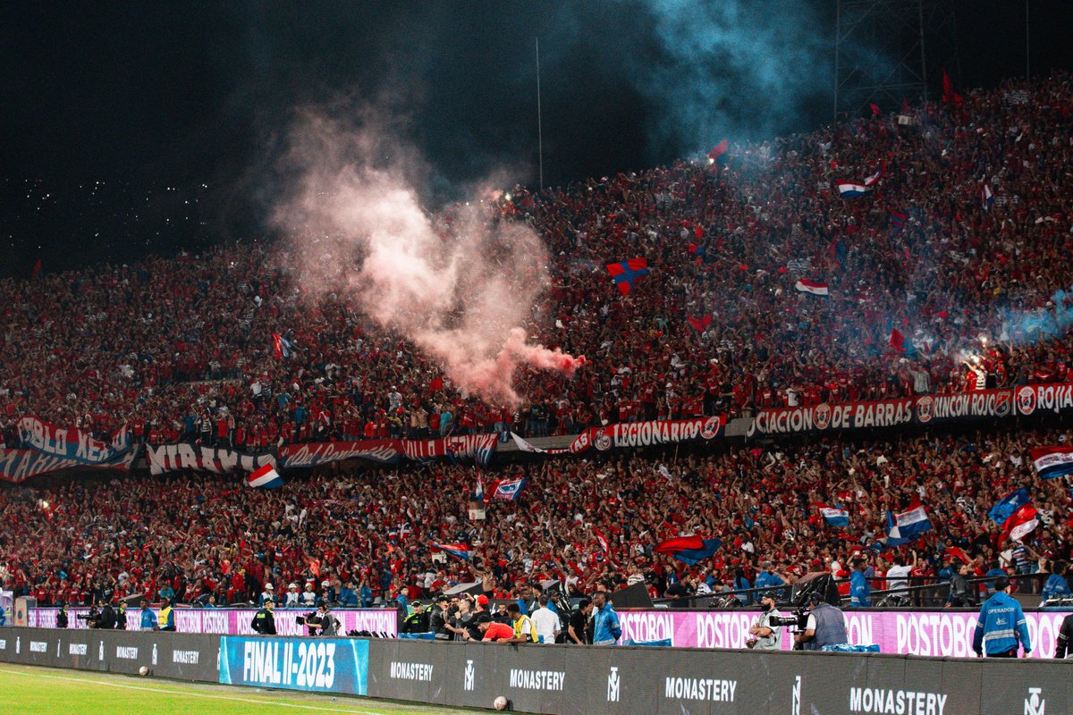 elkinlavoe's tweet photo. Hasta este momento el @DIM_Oficial ha vendido 14 mil abonos. Buena cifra y van por más. ¡Bien por los Hinchas de ❤️💙! https://t.co/EcReem5bXE