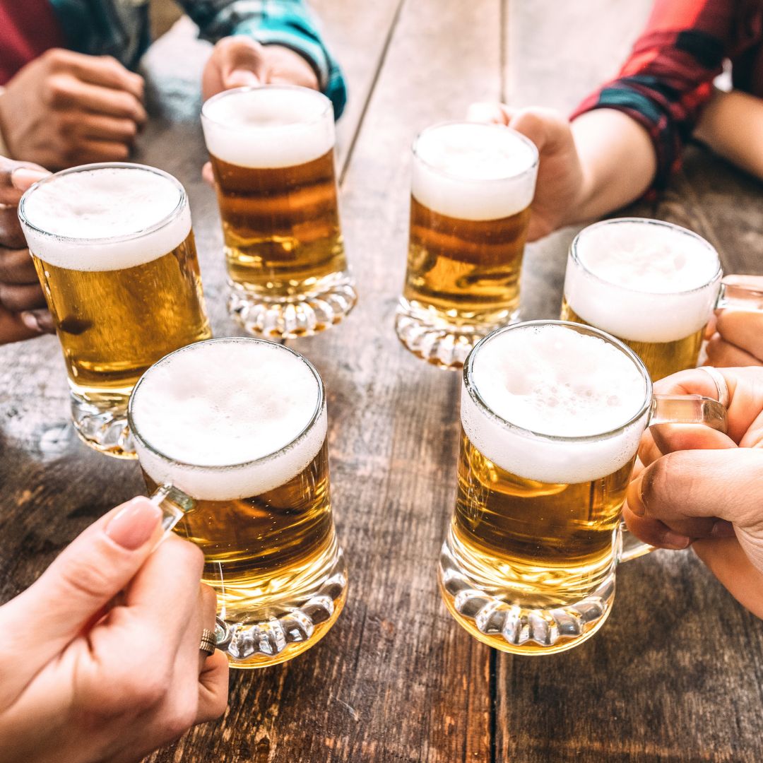 😁😁Weekend Happy Hour at Harts Pub in Sydney every Saturday and Sunday! Pints for Schooners, $8 Wines and $9 House Spirits from 3:30pm till 5:30pm! Keep yourself happy with The Happiest Hour😁😁

Check it out right here🙂
thehappiesthour.com/venues/sydney/…

#sydneyspecials #thehappiesthour