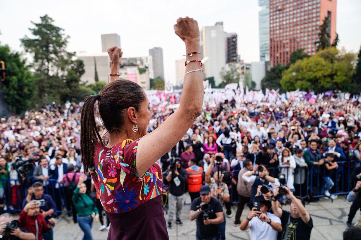 pepechedrauimx's tweet photo. Hoy demostramos que estamos listos para darle continuidad a este gran proyecto de nación @Claudiashein, #Puebla esta contigo. 🙌🏼 https://t.co/gdO8xCdejC