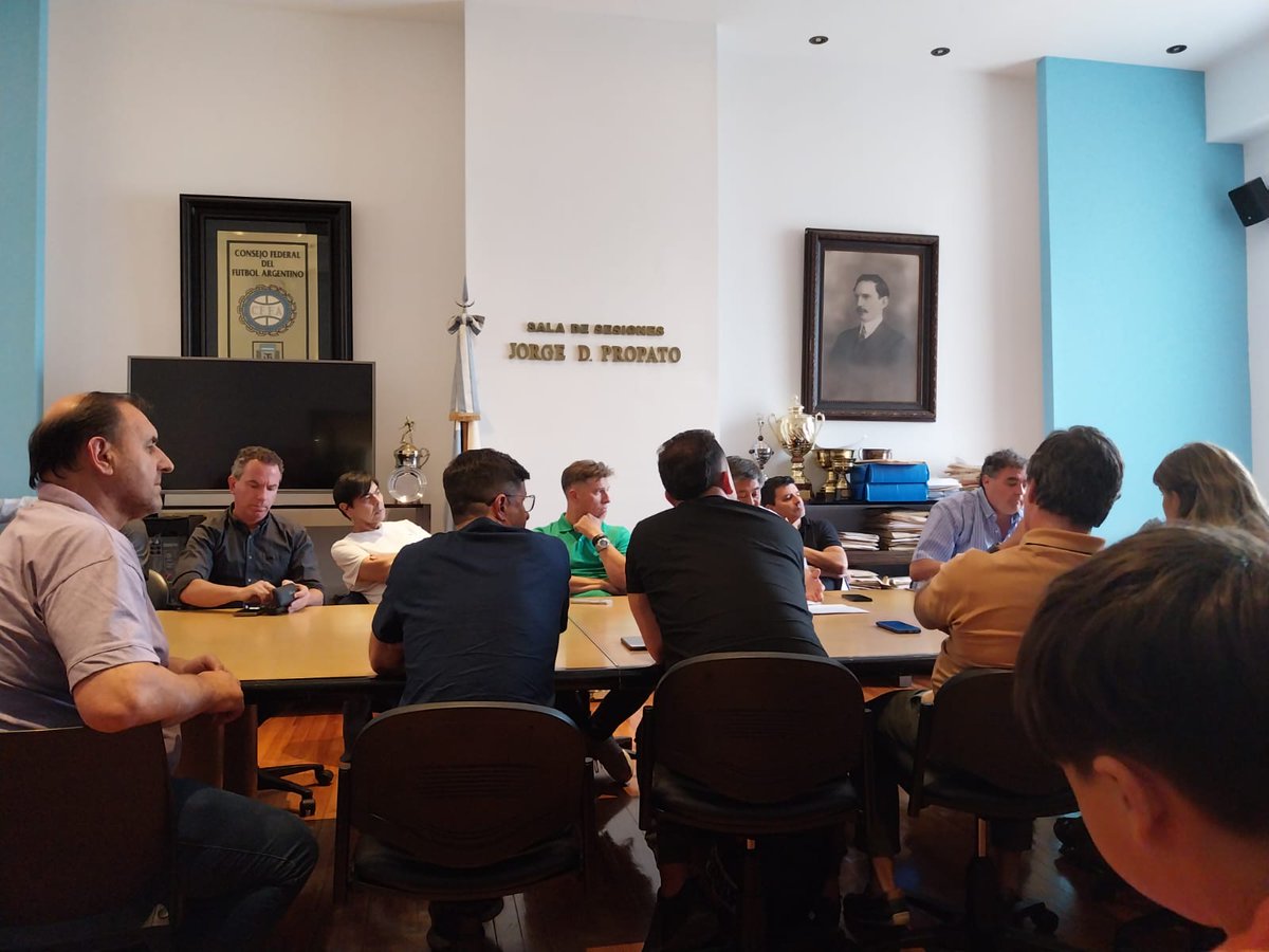 💥Primera Reunión TFA 2024
La mayoría de los clubes participantes, votaron por 4 zonas.
Hubo tres propuestas 
de los clubes  * San Francisco
*Dagna de Olimpo
*VALDEBENITO Sol de Mayo.
 En febrero  volverán a reunirse para terminar de definir los detalles que quedaron  pendientes.