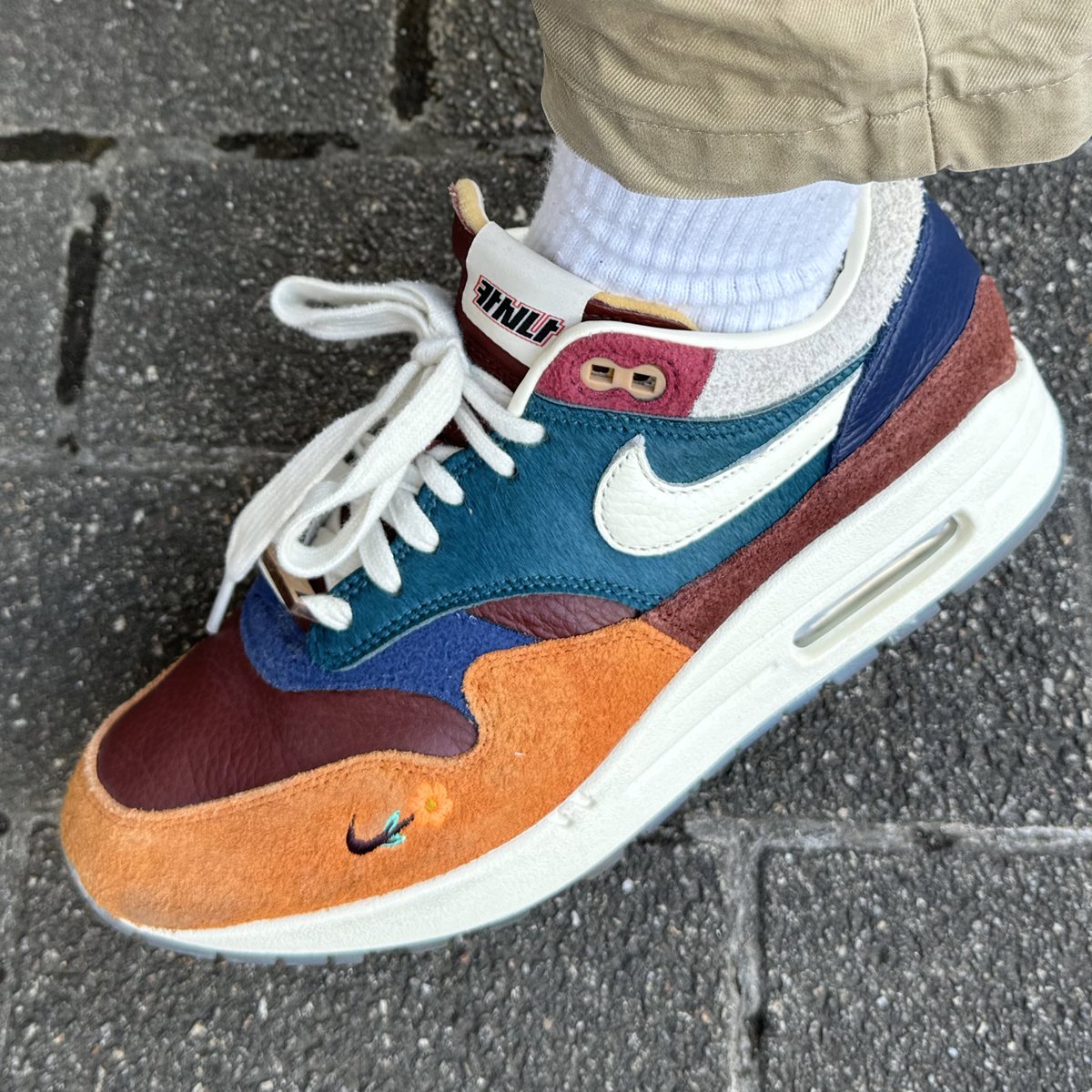 tengusneaker's tweet photo. 👟1月19日の今日スニ👟
「カシナ × ナイキ エアマックス1 "ウォナン/オレンジ"」
#nike #kasina #airmax #airmax1 #wonang https://t.co/6frDd2qHsP