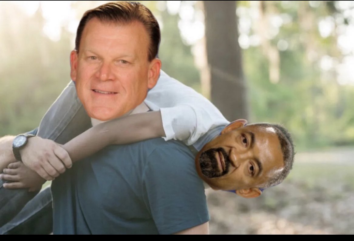 takhtehchianmd's tweet image. ROAD KILL BLOWOUT

Illinois snags a 2nd Road Win

#14 Illinois moves to

13-4, 4-2 (B1G)

Juwan Howard drops to (0-7) vs Brad Underwood

#daddybrad 

7-0 vs Juwan Howard

Coleman Hawkins is a STUD 

Pic via @tentoestweets 😂