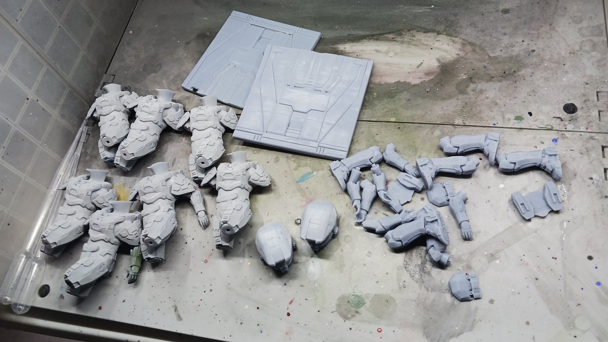 theMiniChief's tweet photo. Wow, haven't posted in a long time.  We've been busy making charity statues to benefit @MakeAWishAKWA Make A Wish!  A lot of work but it will be worth it.  30 statues ordered in total and we are finally wrapping up the final 10.  Also big thanks to @RobotKaiInc for the paints! https://t.co/tnigfKmrSo