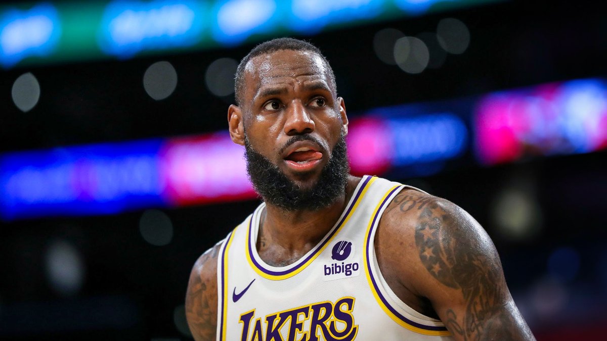 AltcoinDaily's tweet image. If we don't let athletes bet on games they have the ability to influence, why do we let Congress invest in companies they regulate?