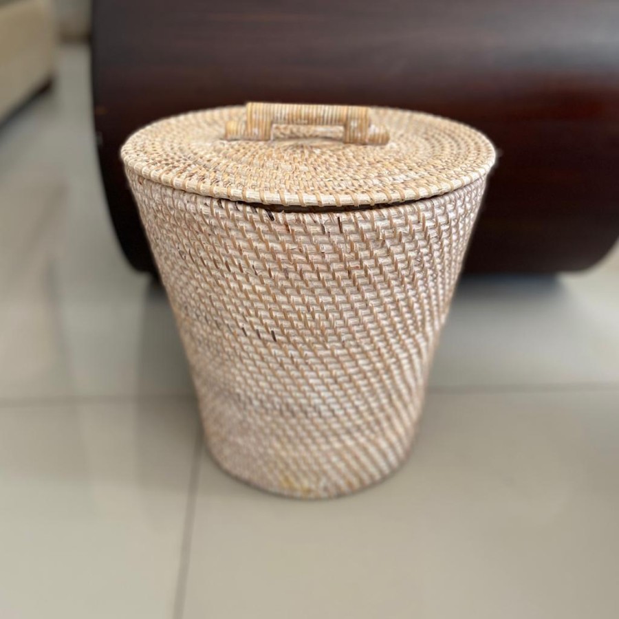 Kerajinan_bali's tweet image. Tempat Sampah Rotan Lombok

Harga: Rp250.000

Kamu bisa pesan di sini
tokopedia.com/kerajinanbali/…
shopee.co.id/Tempat-Sampah-…

More info
CP 081805322195
kerajinan-bali.com

#rotan #tempatsampah #tempatsampahrotan #trashbin #kerajinan #kerajinanbali