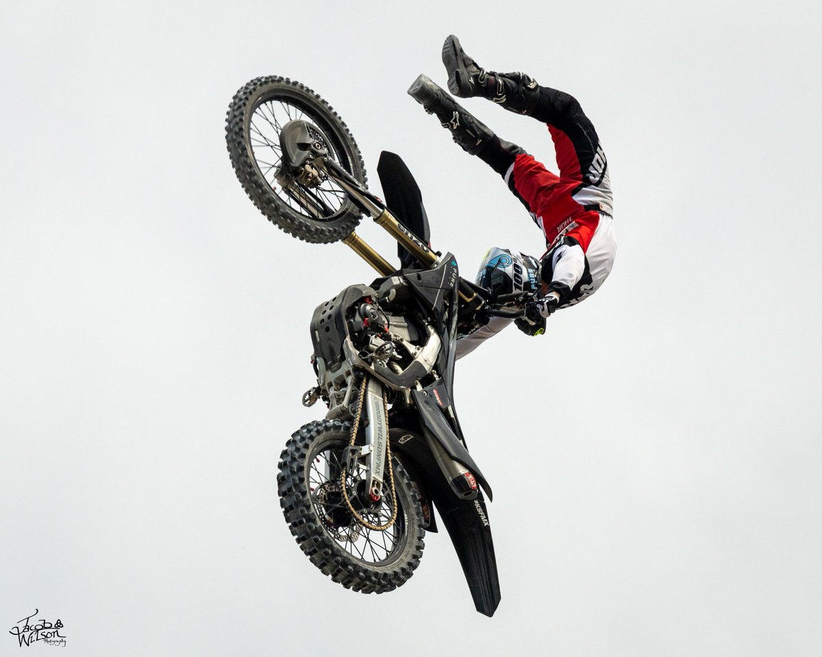 Airborne action! . #keithsayers #motocross #freestylemotocross #dirtbike #fmx #motorcycle #supercross #keithsayersfmx #ksfmx #ksfmxshows #monsterenergy #monsterenergydrinks #actionsports #actionshot #shotoncanon #canon #eosr #photography #pictureoftheday #sigma #mylensrental