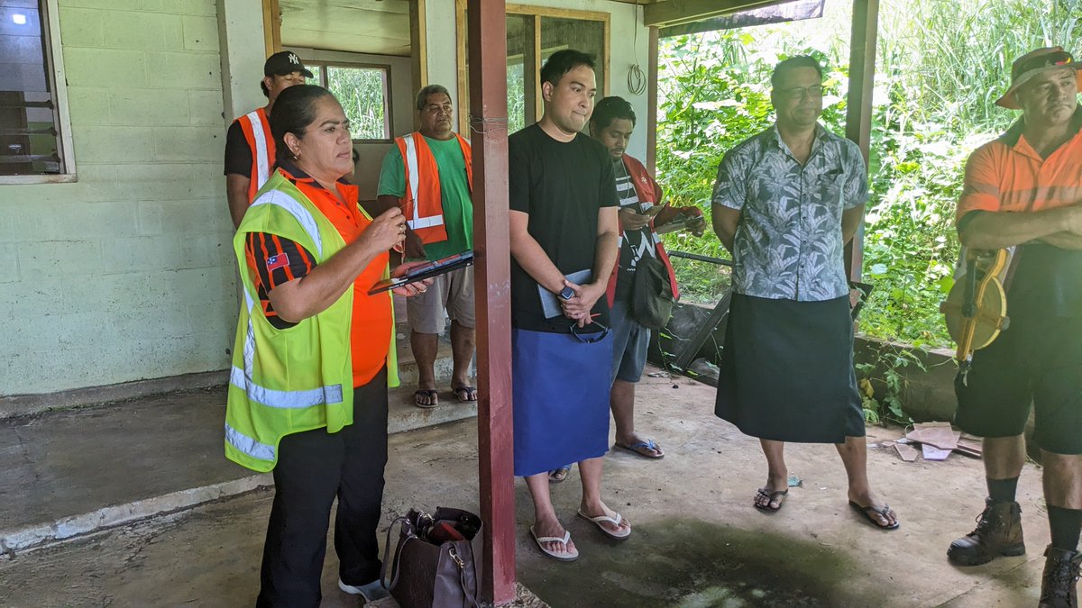 UNDP_Samoa's tweet image. Exploring the possibility of building an #ElectricVehicle charging station behind the @samoagovt bowser, as part of the @JapanGov-funded, @UNDP-implemented #CAPIT project to accelerate the #decarbonization of the land &amp;amp; maritime transport sectors in 🇼🇸. #GreenTransportSamoa #SDG7