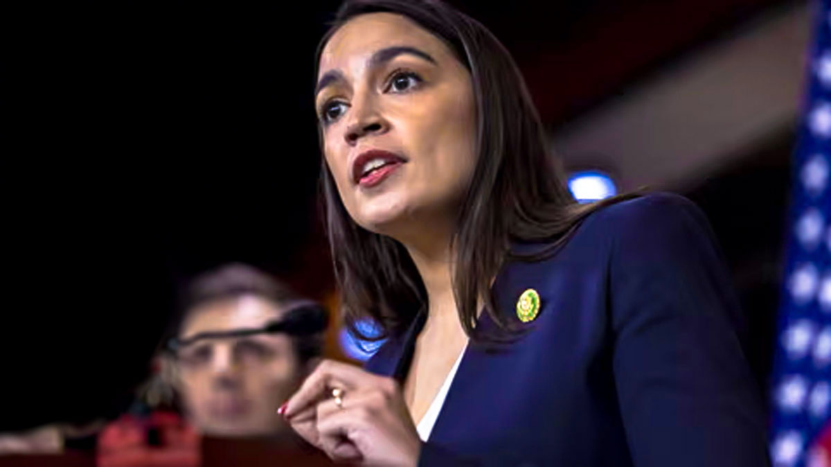 AltcoinDaily's tweet image. If we don't let athletes bet on games they have the ability to influence, why do we let Congress invest in companies they regulate?