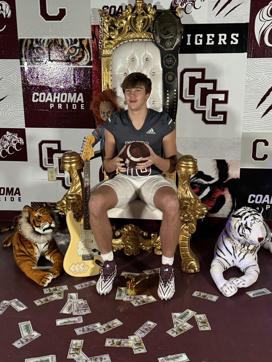 Ethan Teall (@ethanteall) on Twitter photo Appreciate my guys <a href="/CoachFeaz/">Thomas Feazell</a> & <a href="/WardChanning/">Channing Ward</a> for braving the 🥶 today. TY <a href="/Metcalf79/">Terrence “Bigcat” Metcalf</a> and <a href="/CoahomaFootball/">Coahoma Tigers Football</a> for the scholarship and confidence in my ability. Big things happening in Clarksdale. Can’t wait to get back for 🐓 Wednesday (you know??) Appreciate my guys <a href="/CoachFeaz/">Thomas Feazell</a> & <a href="/WardChanning/">Channing Ward</a> for braving the 🥶 today. TY <a href="/Metcalf79/">Terrence “Bigcat” Metcalf</a> and <a href="/CoahomaFootball/">Coahoma Tigers Football</a> for the scholarship and confidence in my ability. Big things happening in Clarksdale. Can’t wait to get back for 🐓 Wednesday (you know??)