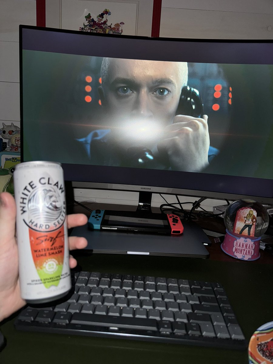 HungerGamesZach's tweet photo. drunk and watching tbosas… https://t.co/ZyUEtdpvOu