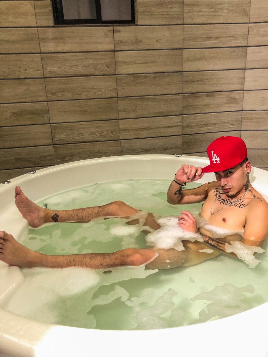Christopher tweet media