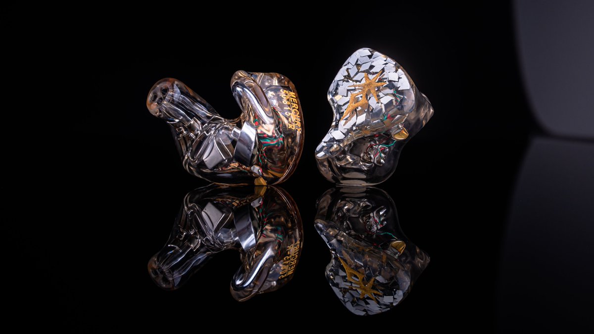 型號: 水銀 (私模)
標誌: 自選雕刻 (左) / (右)
面板: 透明色金银箔堆积 (透明系列)
殼體: 透明色

Model: Mercury (CIEM)
Logo: Custom engraved logo (L) / (R)
Faceplate: Transparent with Gold &amp; Silver Tinsel (Transparent Series)
Shell: Transparent