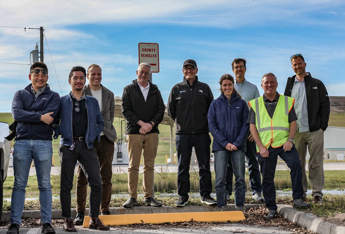 HsiangJohnson's tweet photo. Some highlights hosting @M2X_Energy team's first board meeting in 2024: 

Toured massive Brevard county landfill, scouted plenty of possible sites for manufacturing. The Axiom launch 🚀 was the cherry on the cake! All within 15 min drive from @MoreThanSolar https://t.co/xYhzk7oSNn