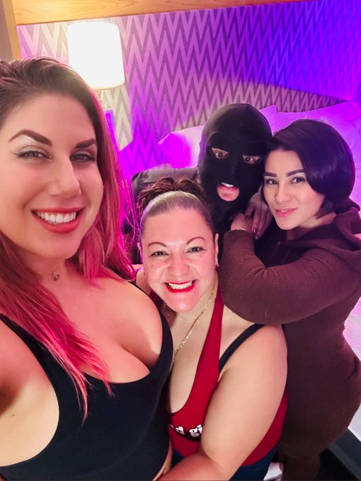 I had the absolute pleasure of working with @KOQueenGia . An awesome person and amazing professional<a class="tags" href="/tag/koqueengia">@koqueengia</a><a href="/tag/rt"class="tags"><span>#rt</span></a><a href="/tag/facesitting"class="tags"><span>#facesitting</span></a>