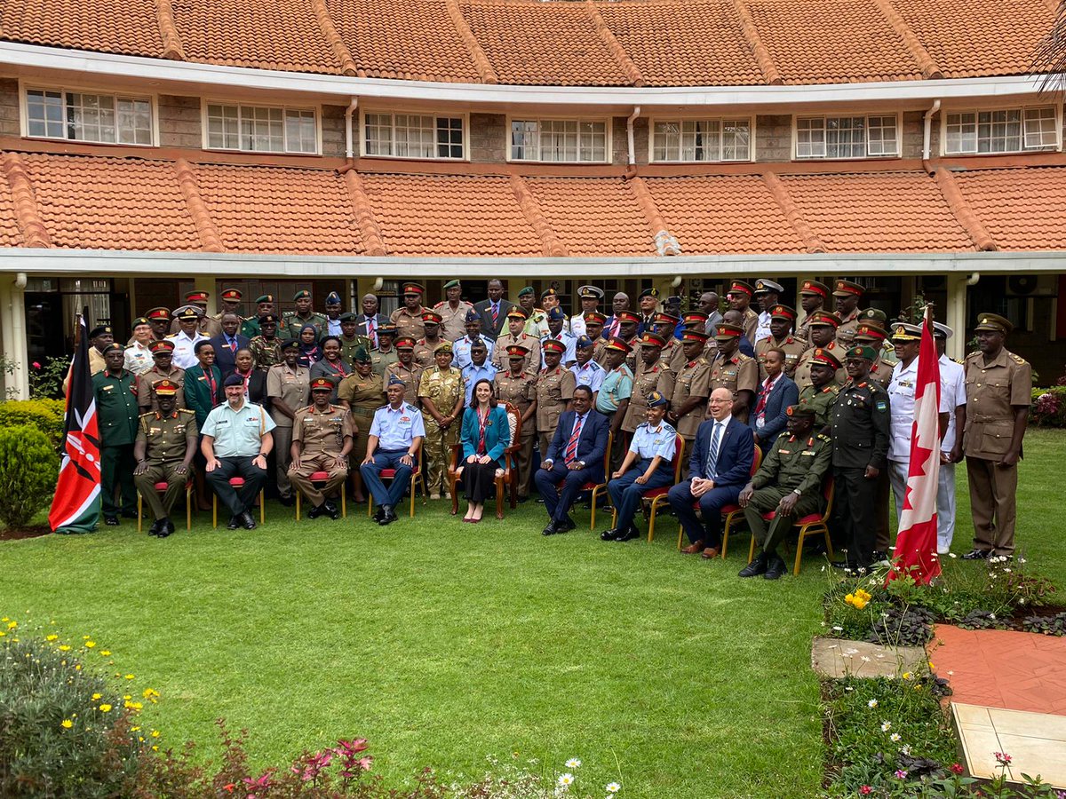 Amb @jacqui_oneill engaged with students from the 🇰🇪 National Defence College. They engaged on many topics, including military deployments, violent extremism, peacekeeping and engaging men and boys. @WomenPeaceSec