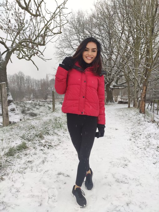 Almost weekend❤️  #snow #weekend https://t.co/7lMjMUIu3s<a href="/tag/snow"class="tags">#snow</a><a href="/tag/weekend"class="tags">#weekend</a>