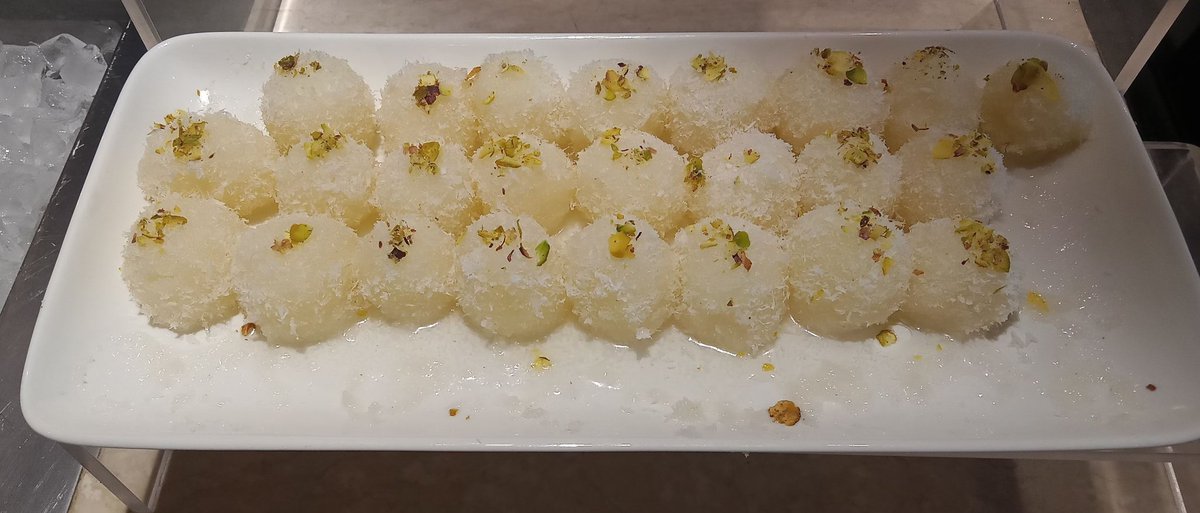 ManjriSaxena2's tweet photo. #राम_भक्त_अशोक_पांडे
.
Coconut Chana Rasbhari🤤😋
.
#desserts #dessert #food #foodie #foodporn #chocolate #cake #yummy #instafood #delicious #sweet #foodphotography #sweets #cakes #homemade #sweettooth #baking #foodstagram #dessertporn #cupcakes #icecream #cookies #instagood https://t.co/cCUcXuu8Q9