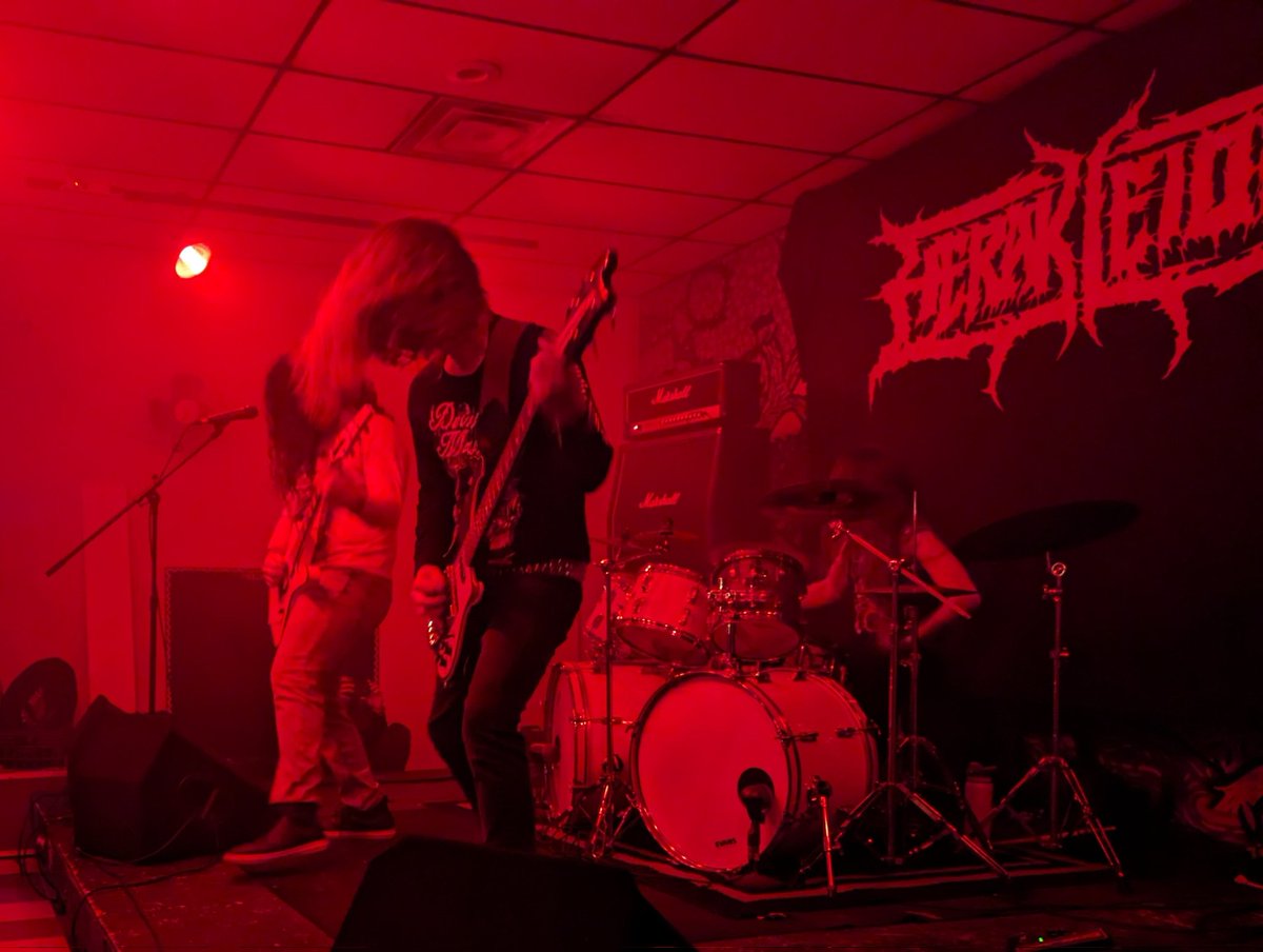 Stopped by a local shithole to see our friends in Herakleion
Solid Death Metal in the vein of ... Well... Death