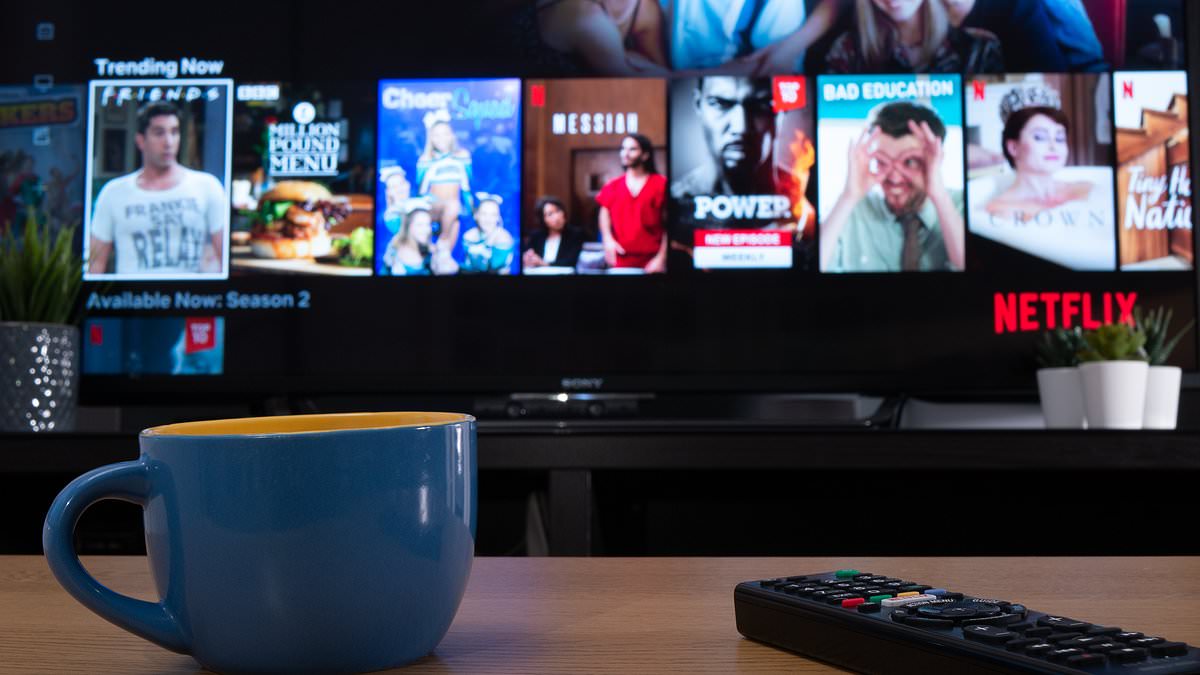 Netflix reveals it is AXING a main streaming feature trib.al/v3FB1wG