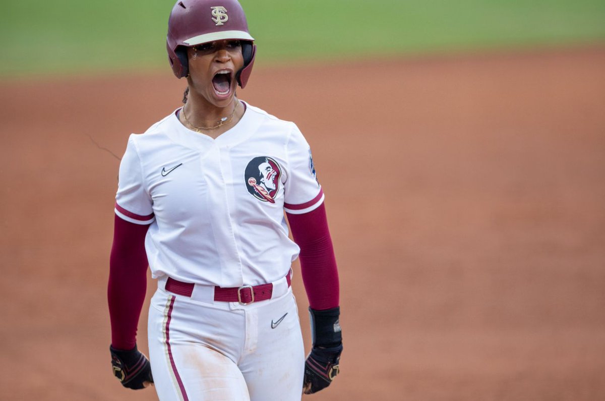 Georgia and Florida State each placed five players on the list, while six schools placed four players each on the list. 📸: No. 52 @mje_51 x @FSU_Softball The full D100 powered by @ChinookSeedery ⬇️ d1softball.com/the-preseason-…