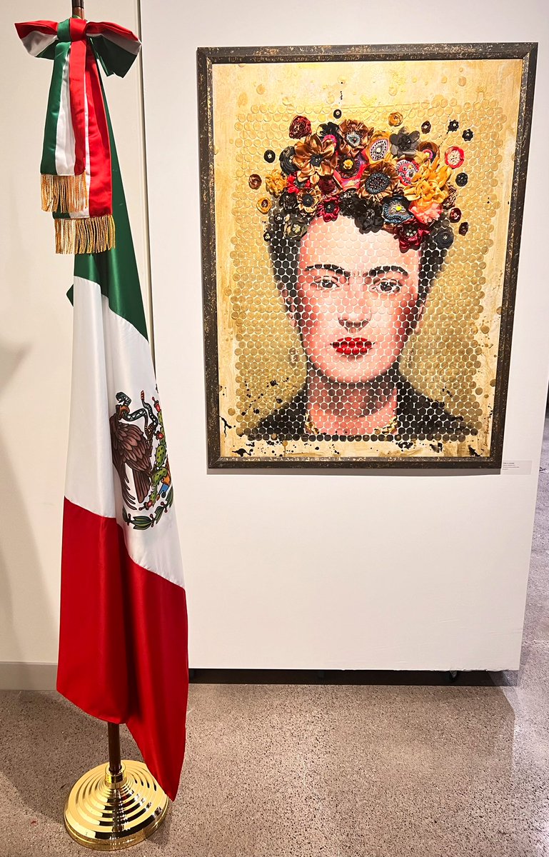 socohur's tweet photo. #LikeFrida, hoy inaugurada en el “Instituto Cultural de México” en Miami del @ConsulMexMia. Obra propuesta por @AdrianaTorSa Directora del #ICM con la colaboración y apoyo del @marangonischool. Gracias @pamfuertes por poner el camino🇲🇽🇺🇸🇮🇹. https://t.co/QvaJC9VJ1e