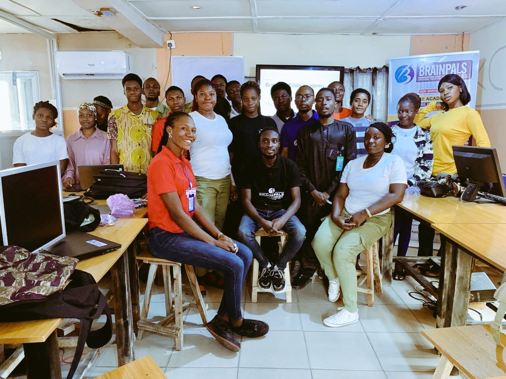 famous_emeka's tweet image. Ha. The Conversation yesterday was mind blowing. Tech is such a wonderful thing. Thanks to @brainpalscode  for the opportunity to learn and unlearn.
#theconversation
#brainpalscode
#techgrowth