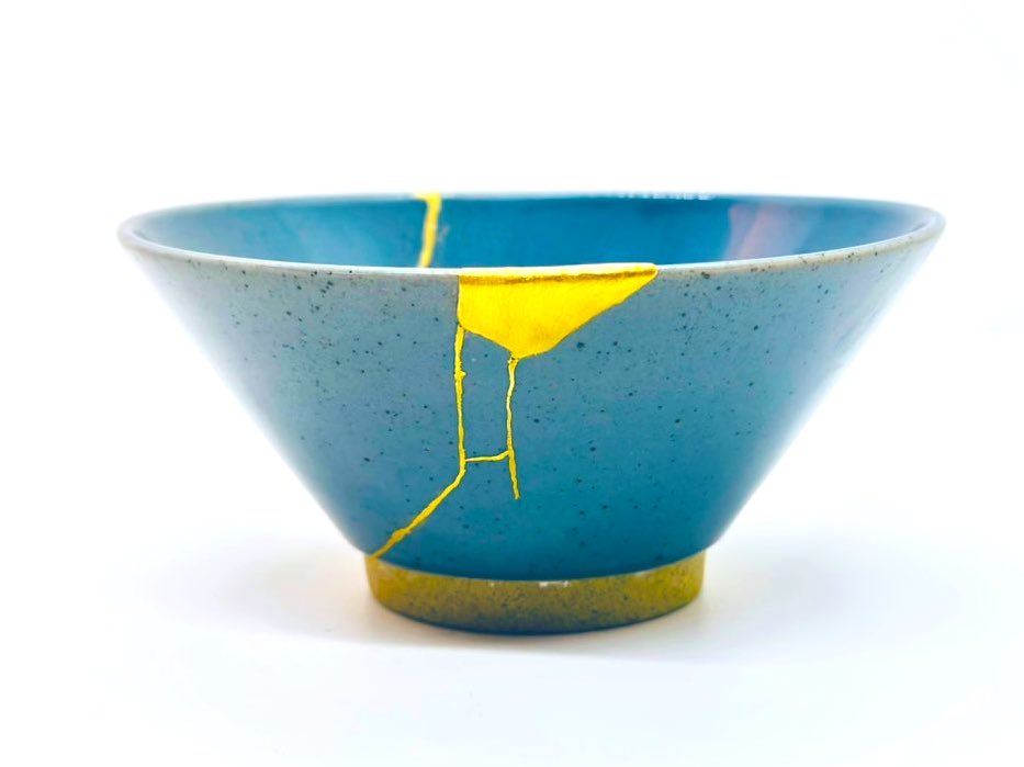 被災された方のうつわを直す「金継ぎボランティア」修理受付はじめます。費用は無料。材料は珠洲の珪藻土と本漆を使用します。能登地方の方は輪島市門前町の自宅横にある小屋に置いて頂けたら後日受け取ります。rokujigen.blogspot.com