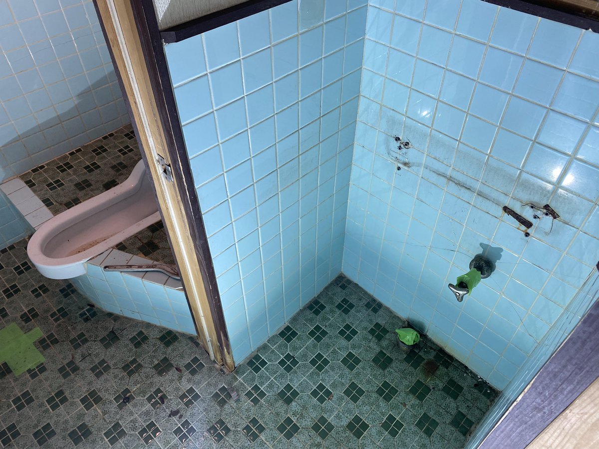 tjsgaxtZ08tQc9i's tweet photo. 店舗のトイレ改修工事を行いました^ ^

ご予算をお伝えしてもらい
トイレ洗面台のモデルから
クロス〜フロアマットまで
全部お任せでさせていただきました(^^)

八代市花園町にて
セルフホワイトニングをOpen予定だそうです🦷

トレイや水回り関係のお困り事も
お気軽にご相談ください♪ https://t.co/Bt9a385n8D