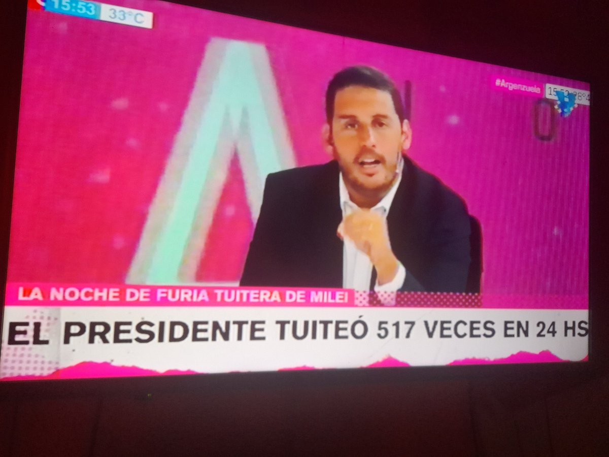 abril tweet media