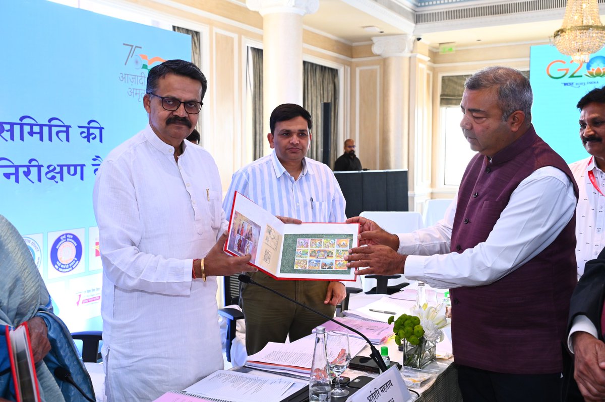 pmgcsnregion's tweet image. संसदीय राजभाषा समिती ने दि.18.01.2024 को मुंबई मे पोस्टमास्टर जनरल, औरंगाबाद क्षेत्र, औरंगाबाद – 431002 के साथ निरीक्षण बैठक की। अतिरिक क्षणचित्र।
#SecondSubCommittee 
#AzadikaAmritMahostav
#IndiaPost