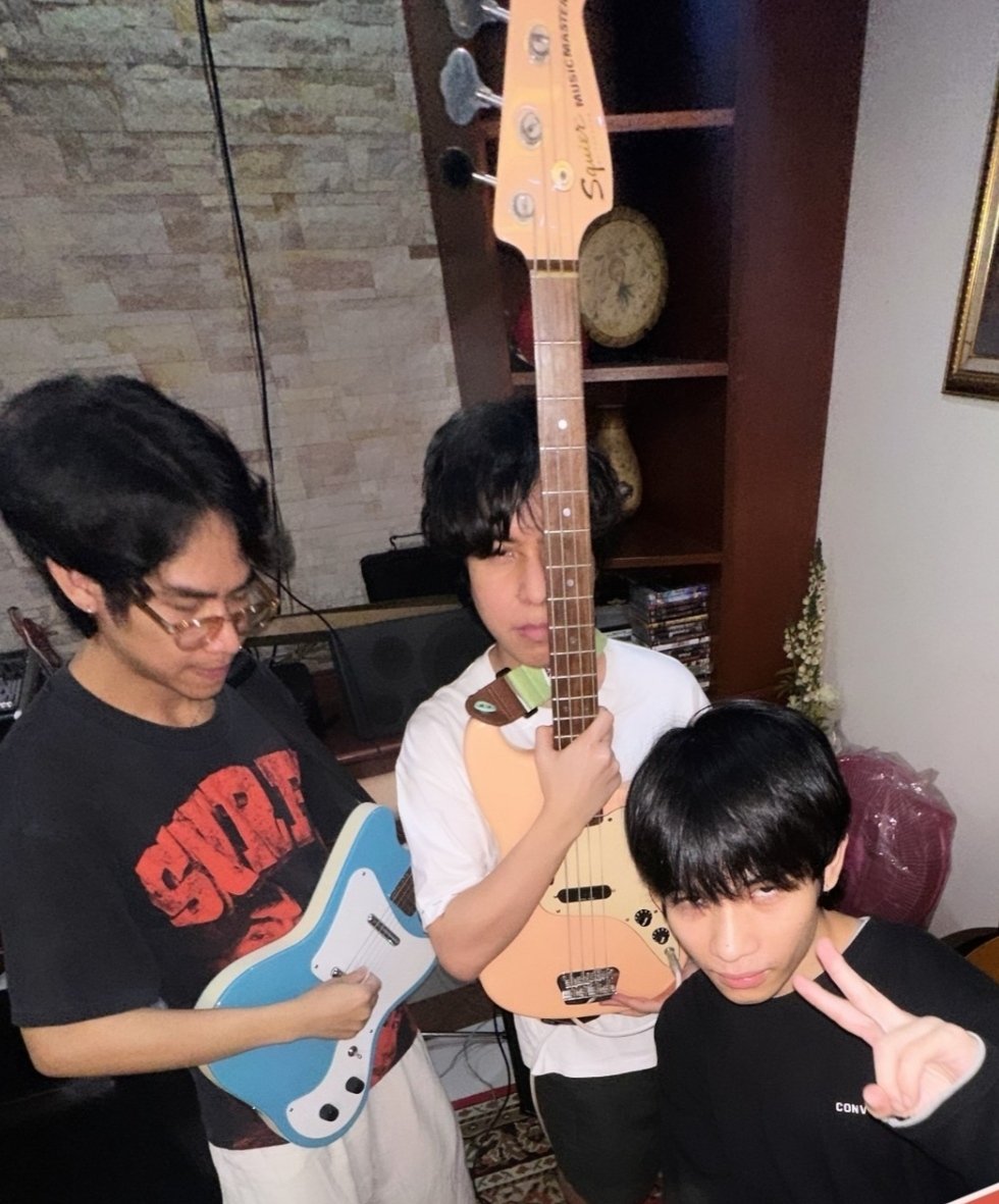 thoop40's tweet image. ใครยังไม่มีบัตรรีบกดด่วนครับ คืนนี้19.00 น.ไปเจอ พี่ๆ #SURFF ที่ #Blueprintlivehouse กันครับ #ticketmelon