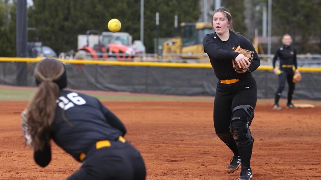 PfeifferSports's tweet photo. -The best days are at JIF-

#FalconSoftball #ProudToBeAFalcon https://t.co/vmUoAf9WRk