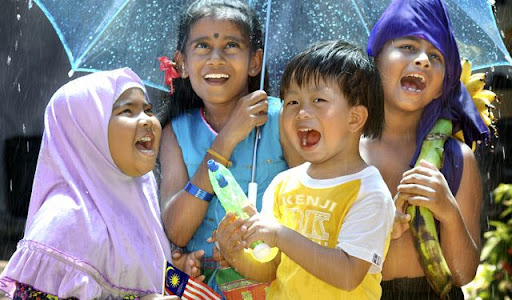 Malaysia has no time for Mahathir as he is engrossed with a long-forgotten past, when the country’s destiny is a new common vision to rise up again to become a great world-class nation

bit.ly/3S1TBo5