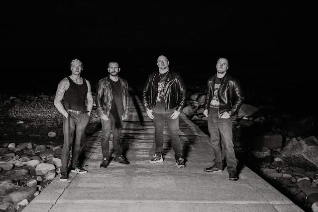 deadlystormzine's tweet photo. A few questions - interview with death metal band from United Kingdom - VOID BELOW:https://t.co/sXGq3wUmjw
Recenze/review - VOID BELOW - World Undone (2023): https://t.co/X06iVBl5wM
- #voidbelow #interview #deathmetal https://t.co/9pTvpJ4ySp
