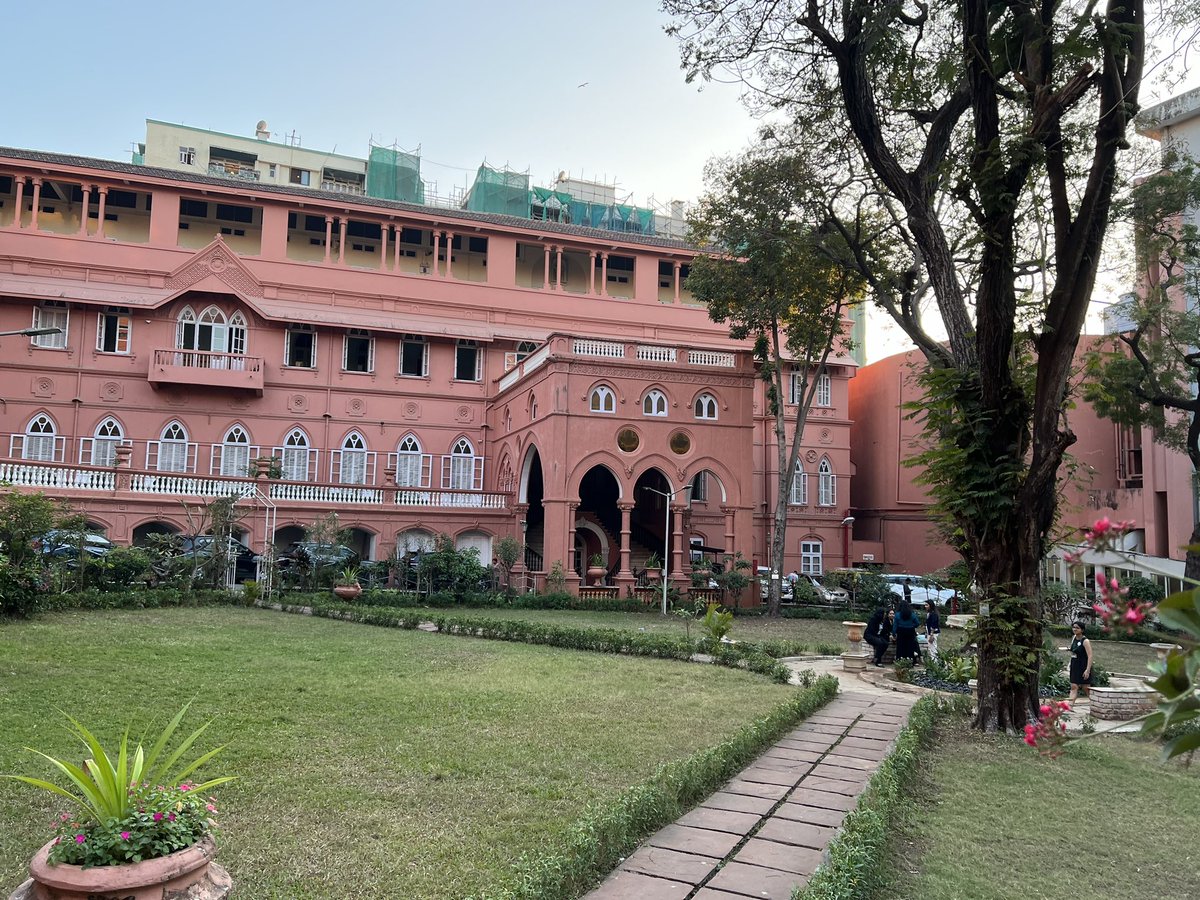 PLinMumbai's tweet photo. 🇵🇱🇮🇳🇺🇳
It’s always a pleasure to interact with young and curious minds. For that purpose CG @AleksanderDanda took part in the closing session of the MUNSOPHICAL, the model United Nations Conference organized by the students of @SophiaCollege75 Mumbai.
#PLinIndia #PublicDiplomacy https://t.co/Y0WFSIVgBD