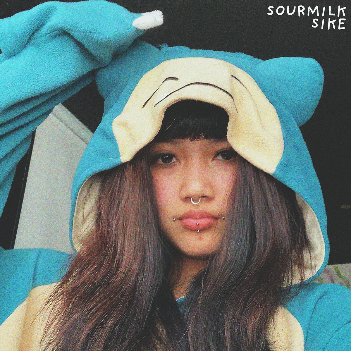 インドネシアの新人バンド、Sourmilkの４枚曲目のシングル「Sike」が素晴らしい！これこそインディー・ロックと言える王道のサウンドを聞かせてくれます👏カビゴンのジャケットも良い！ sourmilkclub.bandcamp.com/track/sike