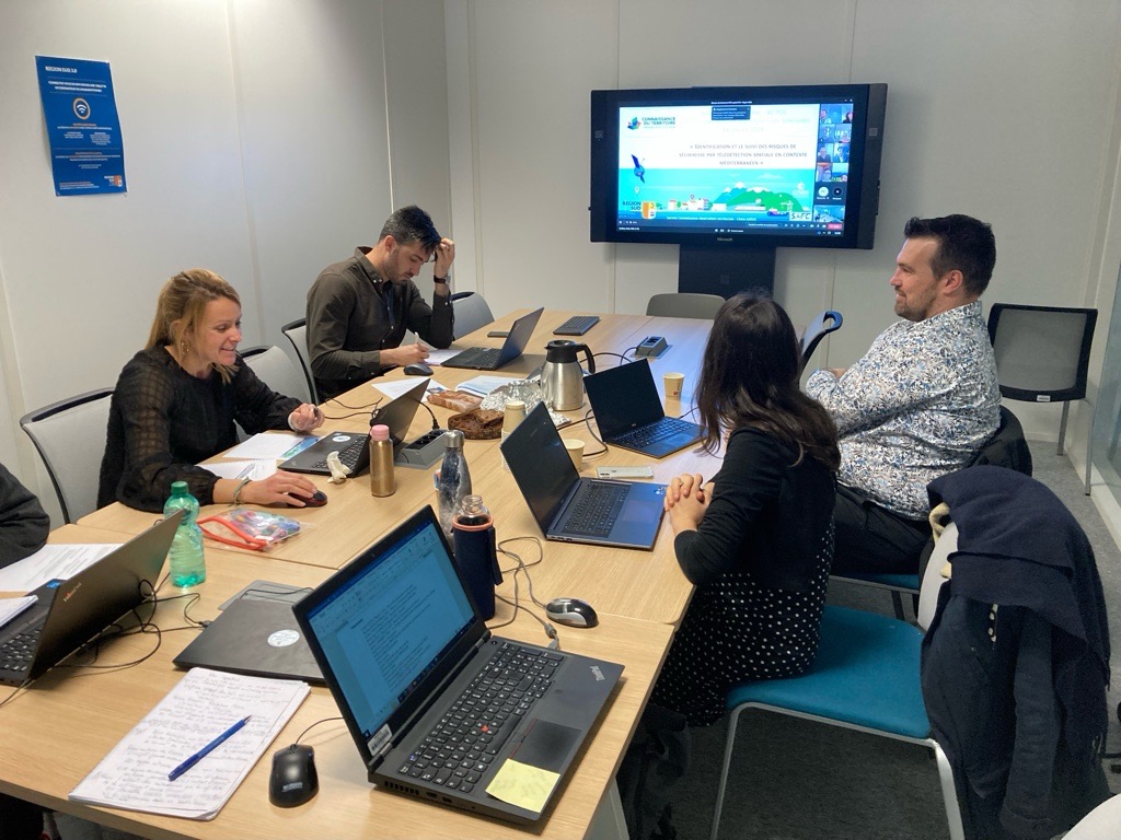 🙌 Réunion hier avec @sud_territoire et ses partenaires dans le cadre du lancement d'HydroSpace4Paca

🌱 la sécheresse végétale
🌽 l'efficacité de l'irrigation
💧 les réserves en eau

<a href="/AerospaceValley/">Aerospace Valley - Inactif</a> <a href="/StarburstFrance/">Starburst France</a> <a href="/ConnectbyCNES/">Connect by CNES</a> <a href="/GreentechInno/">Ecolab - Greentech Innovation</a> <a href="/CNES/">CNES</a> <a href="/MaRegionSud/">Région Sud</a>