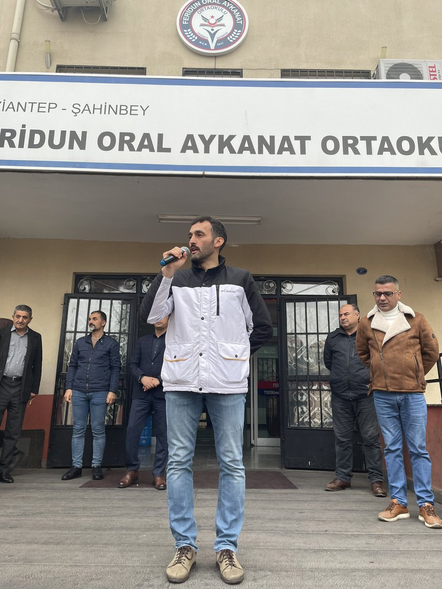 OralFeridun's tweet photo. 📍Tüm öğretmen ve öğrencilerimize mutlu tatiller dileriz...☘️📝
#karnegünü #aratatil https://t.co/urVllxYIlv