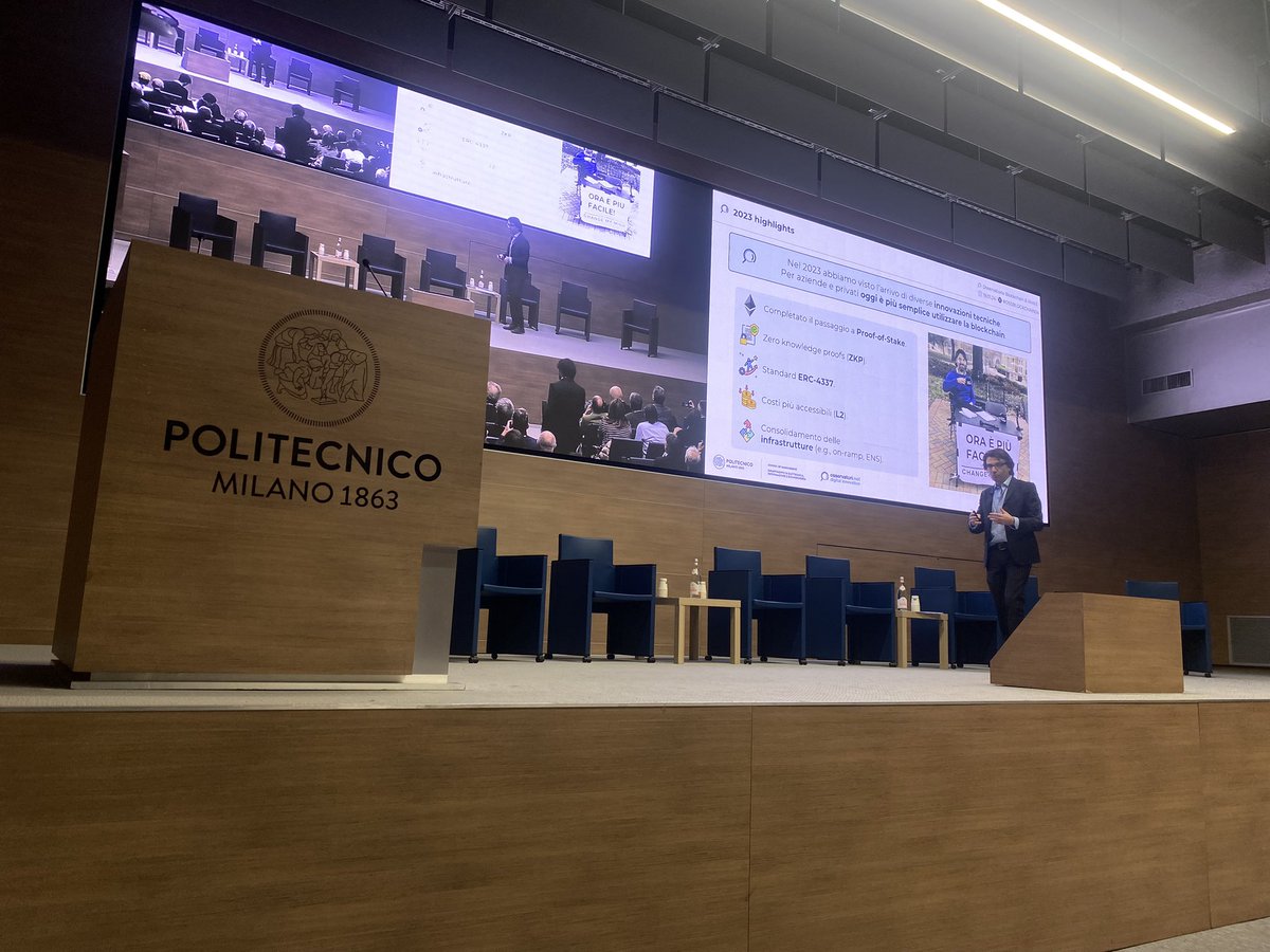 Osserv_Digital's tweet image. Francesco Bruschi, Direttore dell’Osservatorio Blockchain &amp;amp; Web3, apre il suo intervento “Privacy vs Compliance on chain: un dilemma risolubile? Mettiamolo ai voti!” #ossblockchain24