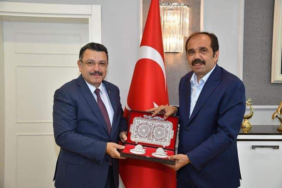 Cumhurbaşkanımız ve AK Parti Genel Başkanımız Sn. @RTErdogan‘ın tensipleriyle Trabzon Büyükşehir Belediye Başkan Adayı olarak gösterilen Ortahisar Belediye Başkanımız Sn. @ahmetmgenc beyi tebrik ediyor başarılar diliyorum.