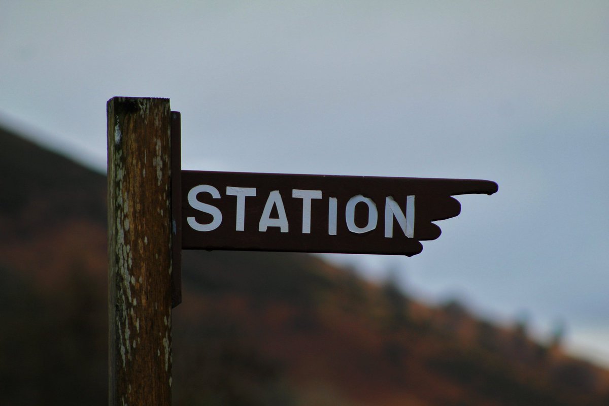Lost in the charm of North Wales 🏞️ Captured on my Canon 4000D. Who else loves finding things when out exploring that you just know is really photogenic📸 #northwalesadventure #canon4000d #naturecaptures #scenicview #explorewales #station #hillside #travelphotography
