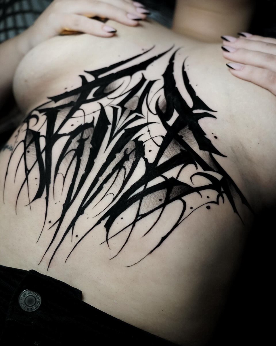 southgatetattoo's tweet image. Freehand custom creation by our resident @oscar.tttst_ 
Get in touch to book with Oscar this February! Limited availability! 
Books/info in our Bio: @southgatetattoo 
•
•
•
#darklettering #freehandtattoo #fronttattoo #bellytattoo #blackwork #blackworkers #northlondontattoo
