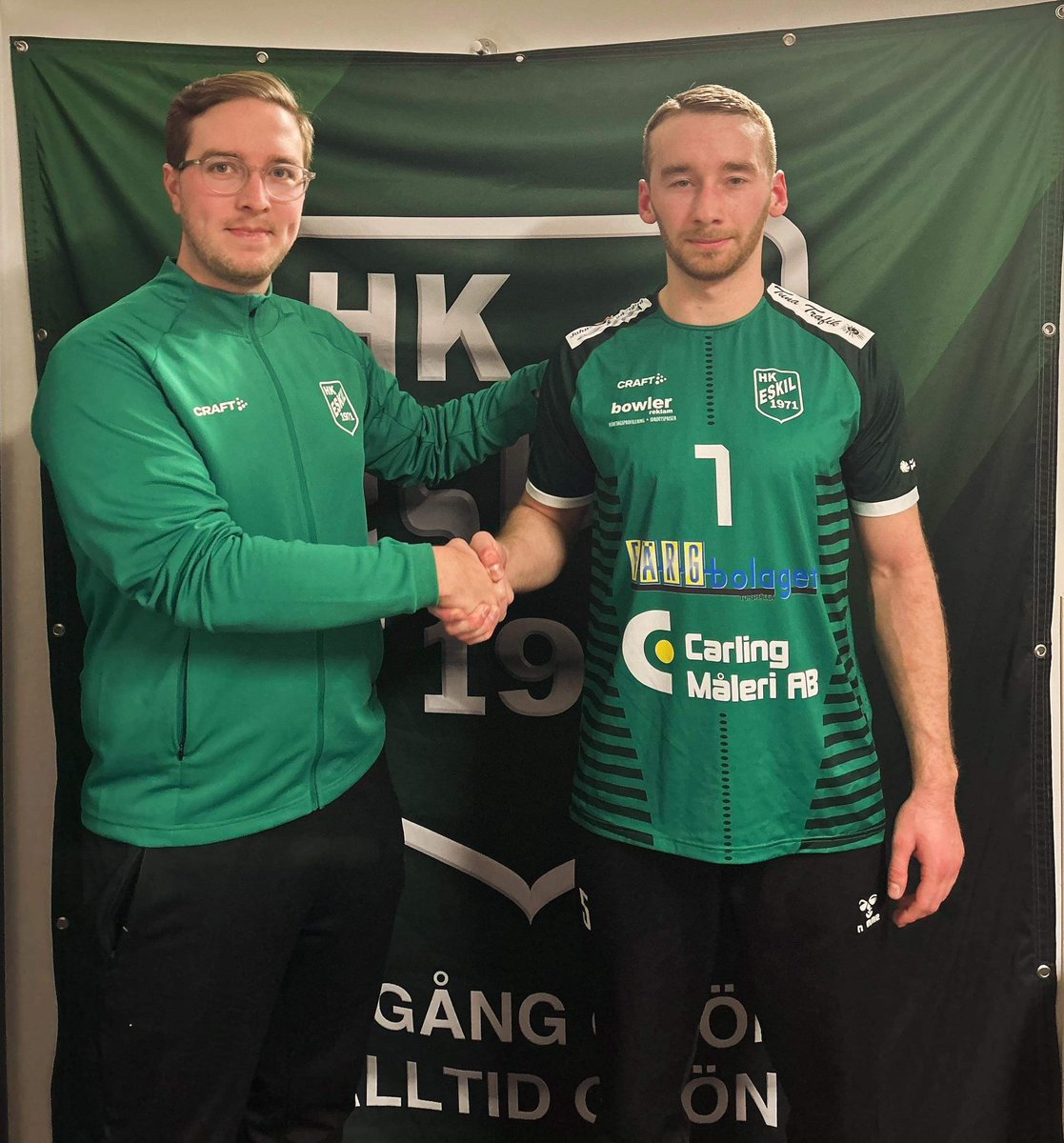 Linus Gustavsson är klar för Handbollsklubben Eskil! 💚

Linus kommer senast ifrån spel med sin moderklubb Eskilstuna Guif.
Totalt blev det 95 matcher i Handbollsligan för Linus.

Vi säger varmt välkommen till Handbollsklubben Eskil, Linus!

#engånggrönalltidgrön
#herr2mitt