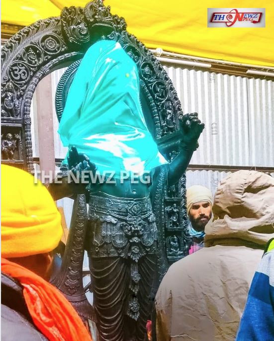 SRI RAMA IDOL EXCLUSIVE PHOTO: ಮಂದಸ್ಮಿತನಾಗಿರೋ ಬಾಲರಾಮನ ಸಂಪೂರ್ಣ ವಿಗ್ರಹವನ್ನ ನೀವೂ ಕಣ್ತುಂಬಿಕೊಳ್ಳಿ.. #Ayodhya #RamMandir #Uttarpradesh #RamMandirPranPratishta #AyodhyaTemple #LordRamaIdol #AyodhyaRamMandir #AyodhyaRamTemple #KannadaNews