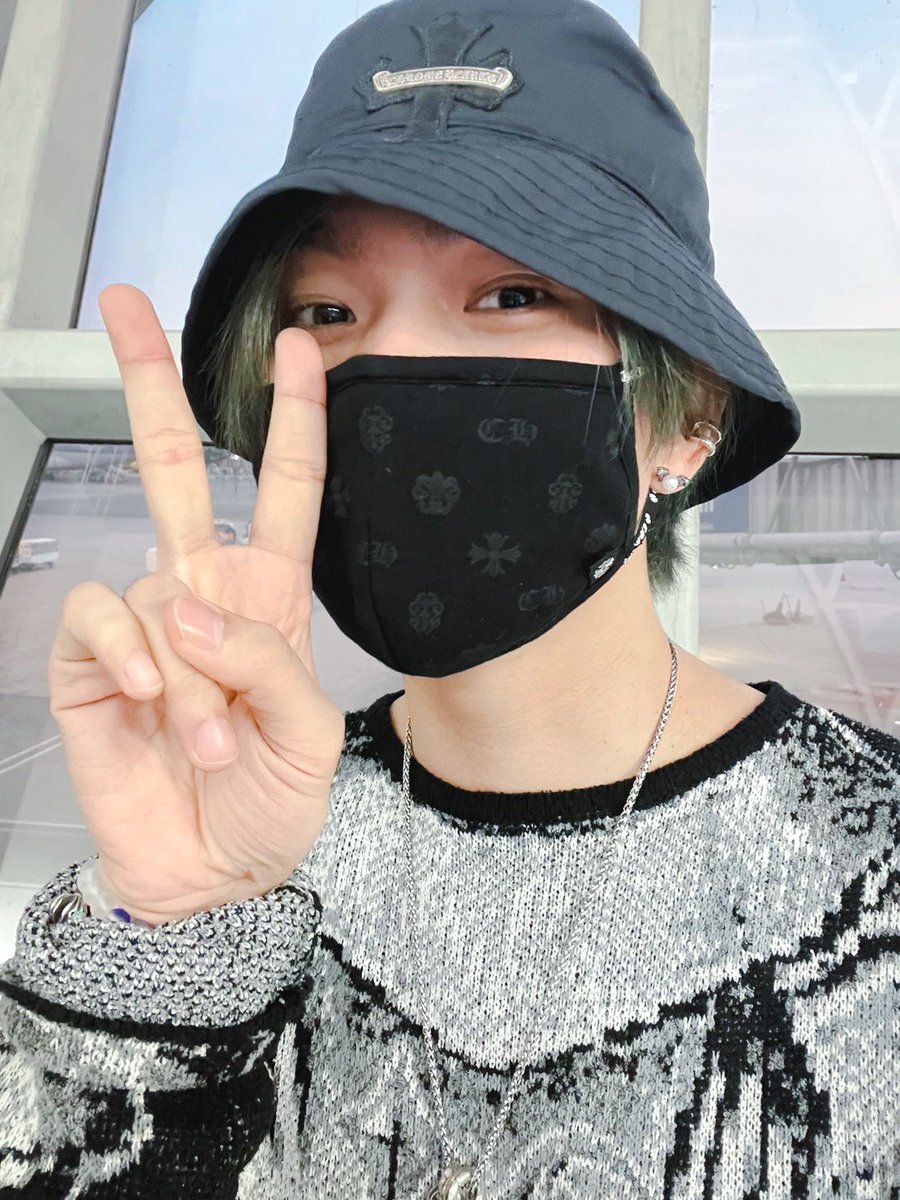 Happy Friday Night นะคะทุกคน 💙🥛
ส่งกำลังใจให้น้อนบิว CEO สุดหล่อของเรา เดินทางไปทำงานที่ฝูโจวกันค่าาาาาาาาา

เสี่ยวจูโกทูฝูโจว✈️💙
#BuildJakapan #Beyourluve
<a href="/JakeB4rever/">BIU.</a>